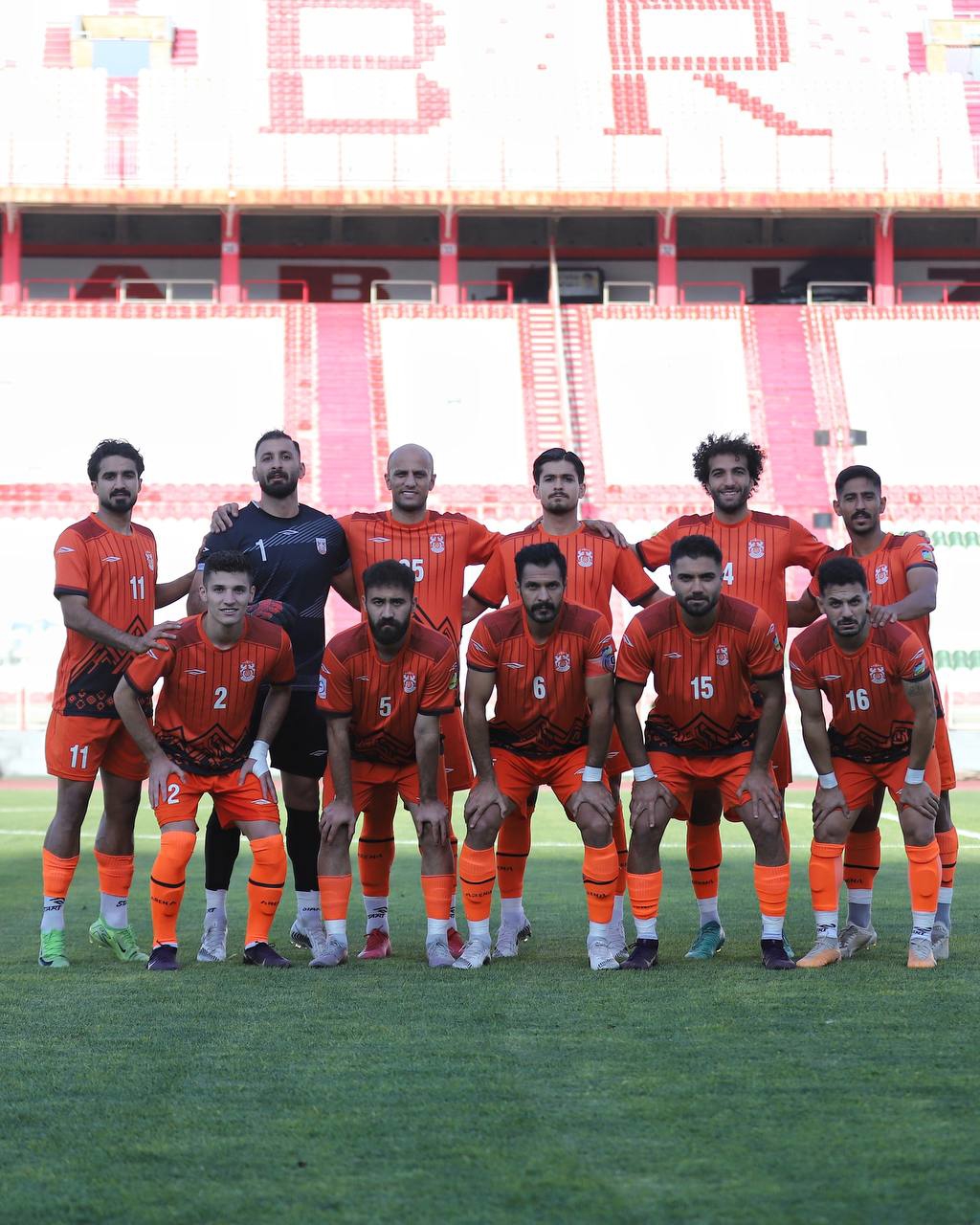 آریا جوان