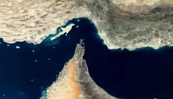 شنیده شدن صدای انفجار در سیریک؛ سنتکام حمله در نزدیکی تنگه هرمز را تایید کرد