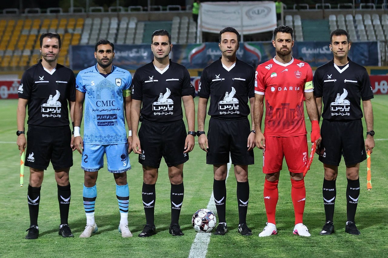 آریا جوان
