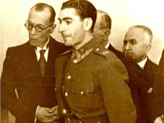 آریا جوان