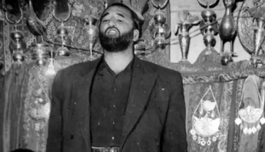 سفر زمان؛ «شعبان بی مخ و دسته اش» در حال تنبیه اعضای حزب توده؛ سال ۱۳۳۳