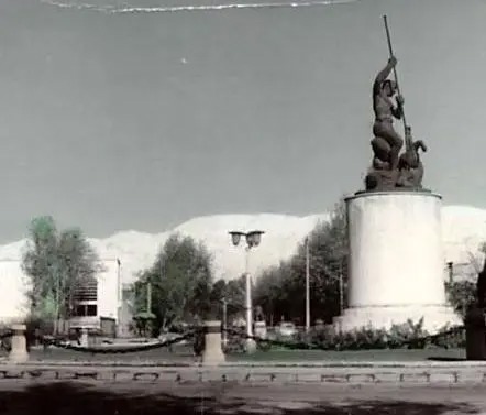 سفر به ایران قدیم؛ تصویری از «قدیمی‌ترین برج تهران» در دوران ناصرالدین شاه