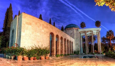سفر به ایران قدیم؛ منظرۀ آرامگاه سعدی در شیراز در حدود ۶۰ سال قبل