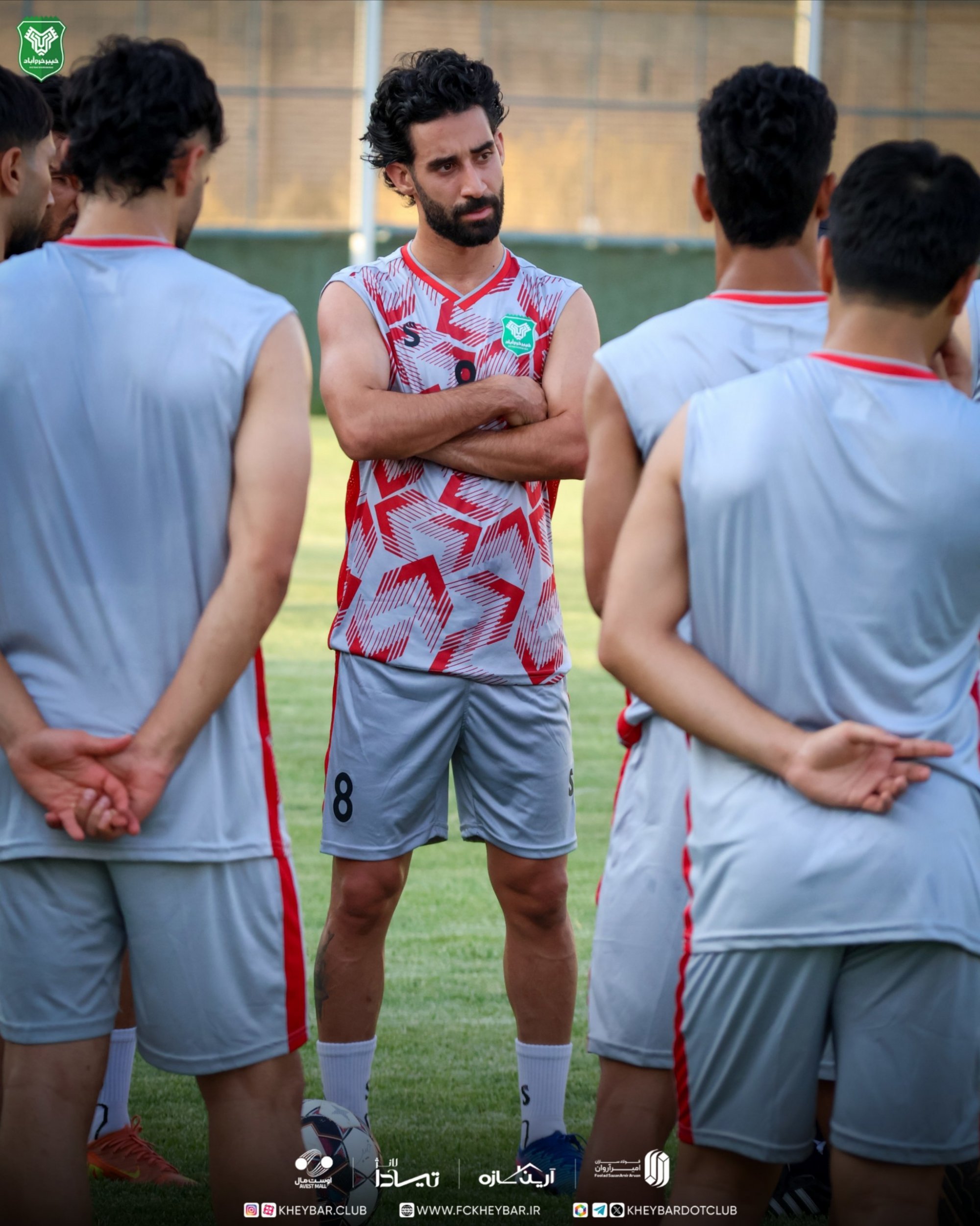 آریا جوان