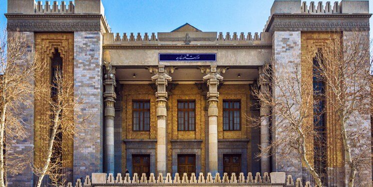 وزارت خارجه صدور مجوز استفاده آمریکا از پایگاه‌های انگلیس علیه ایران را محکوم کرد