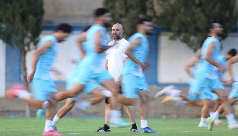 هفت جوان در صف ورود به ترکیب استقلال