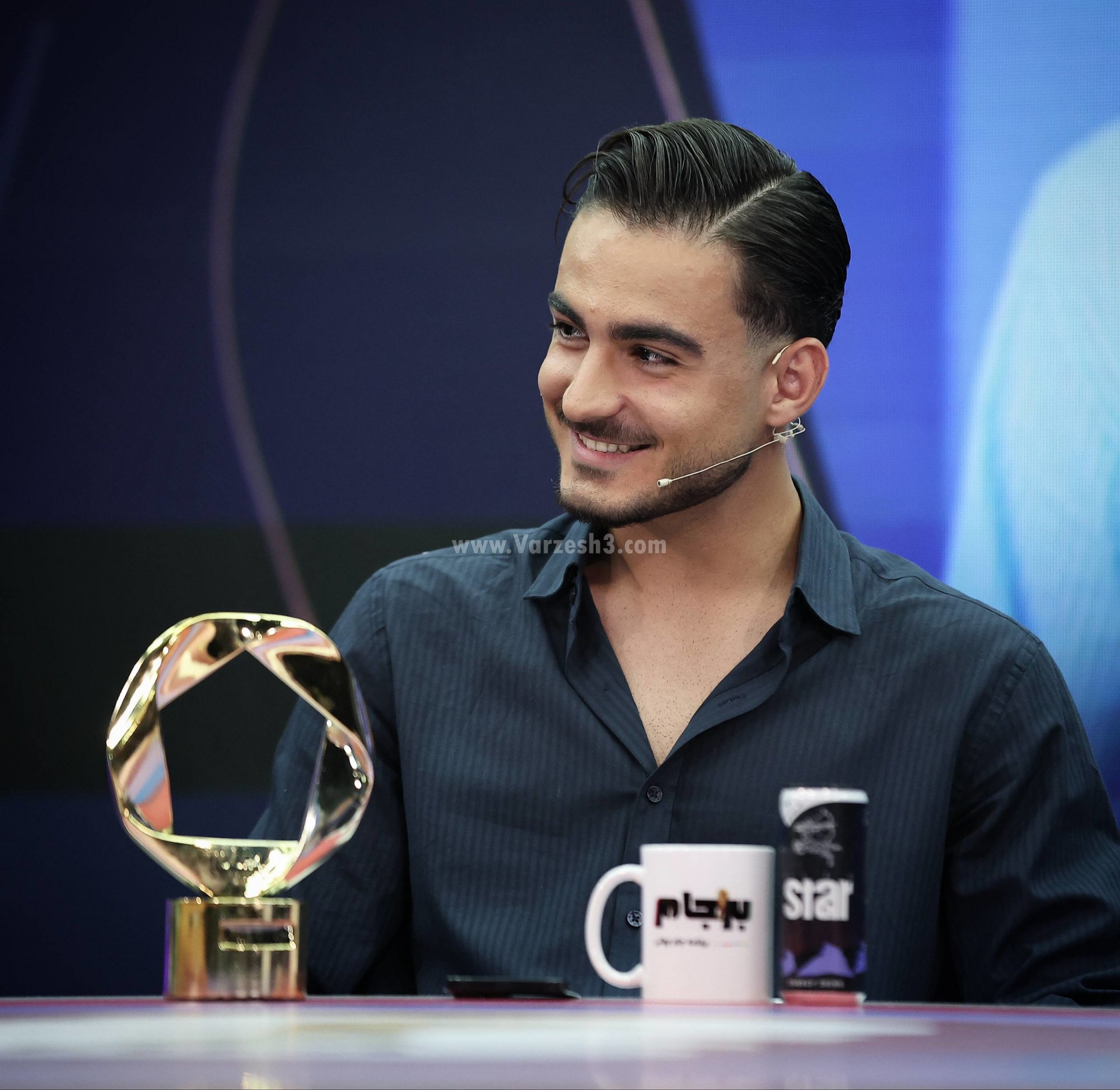 آریا جوان