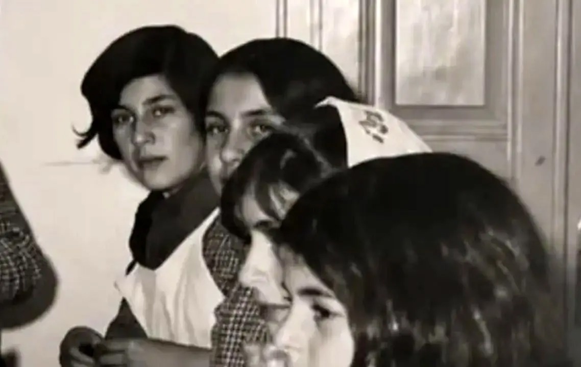 سفر در زمان؛ کلاس «خانه‌داری» برای دختران دانش‌آموز در خلخال؛ سال ۴۳