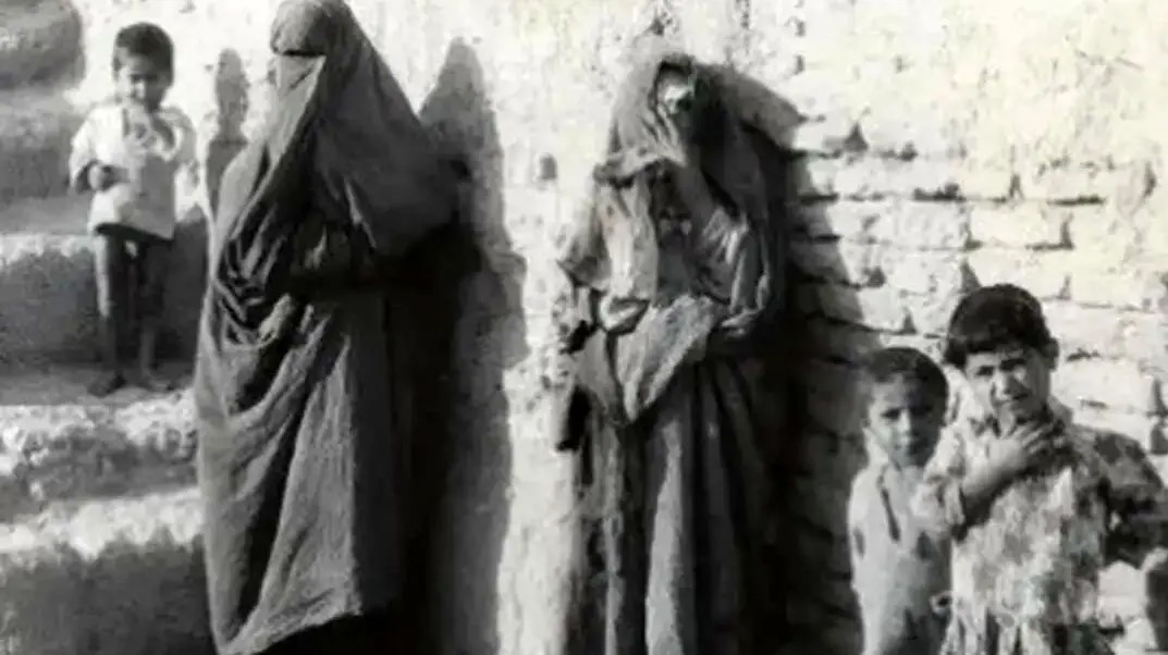سفر در زمان؛ پلکان جالب و خطرناک یک خانه در دامغان؛ حدود یک قرن قبل
