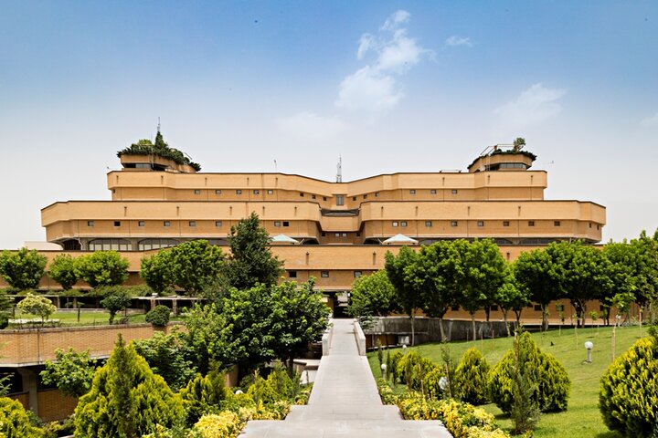 آریا جوان