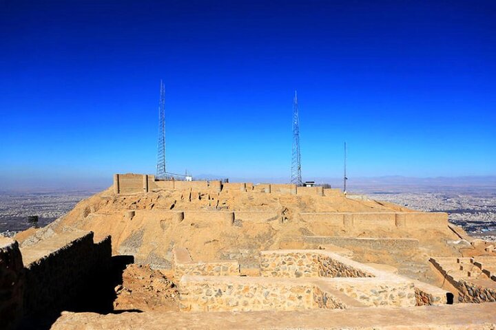 آریا جوان