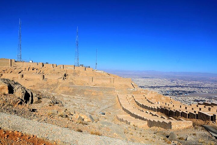 آریا جوان