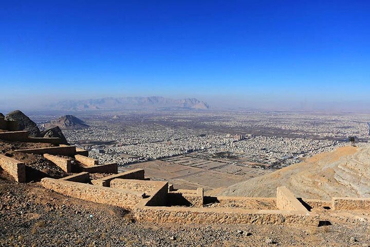 آریا جوان
