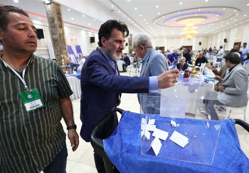 آریا جوان
