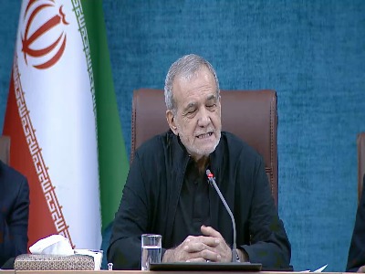 پزشکیان در نشست با فعالان سیاسی: خدمت رهبر انقلاب رسیدیم و از هر دری گفتیم