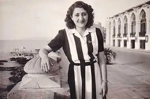 سفر در زمان؛ عصمت دولتشاهی، همسر چهارم رضاخان در ۸۶ سالگی؛ سال ۷۰
