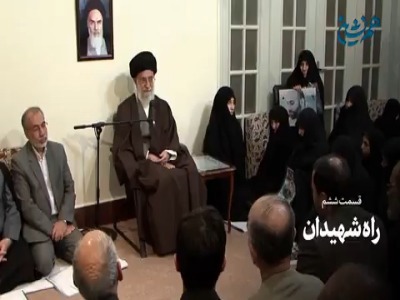 لحظاتی منتشرنشده از دیدارهای خانواده‌های شهدا با رهبر شهید انقلاب