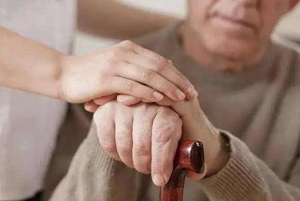 کاهش دوپامین در مغز؛ عامل اصلی بروز علائم پارکینسون