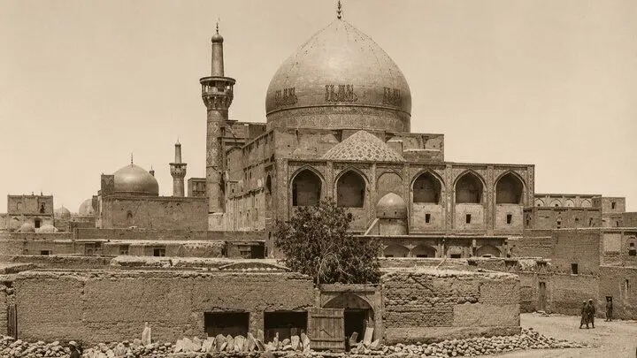 سفر در زمان؛ تصویر بسیار قدیمی از حرم امام رضا (ع) از روی پشت‌بام یک حمام عمومی