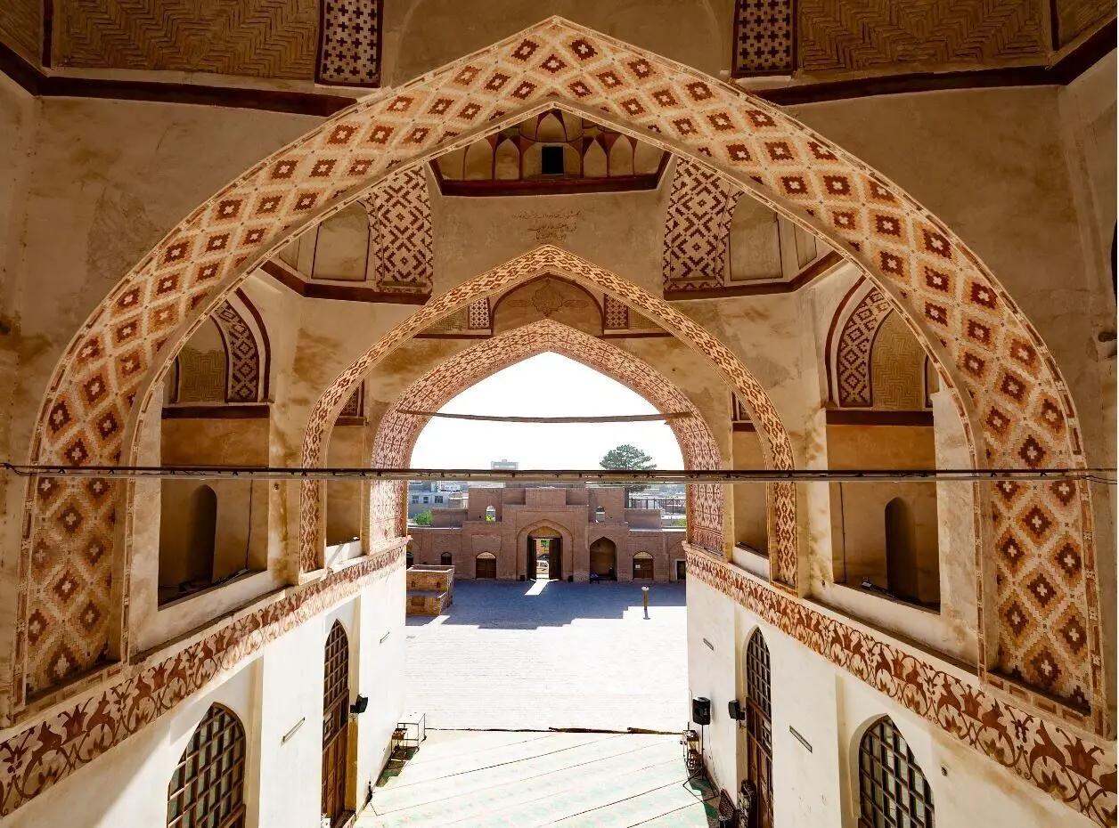 آریا جوان