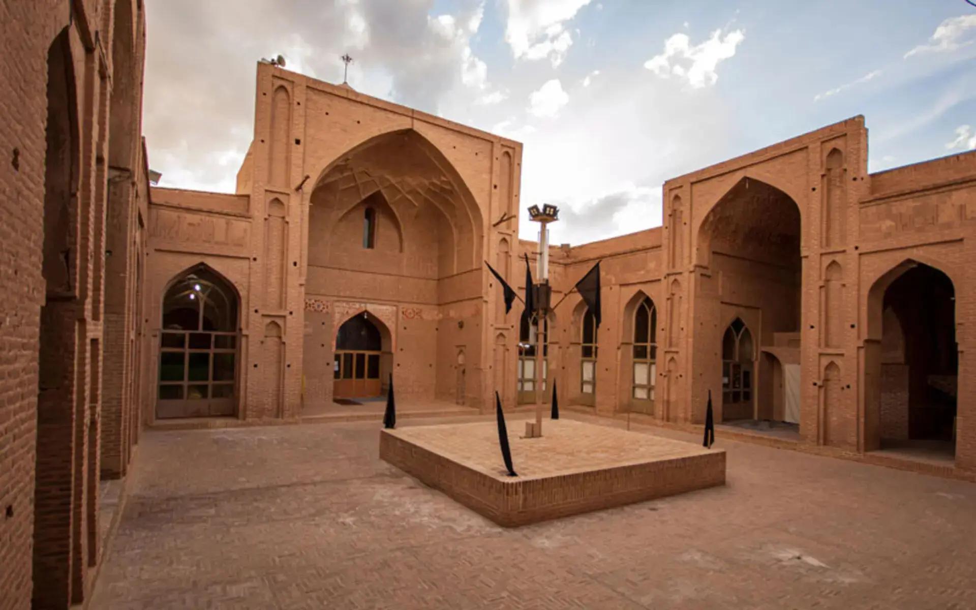 آریا جوان