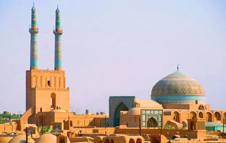 آریا جوان