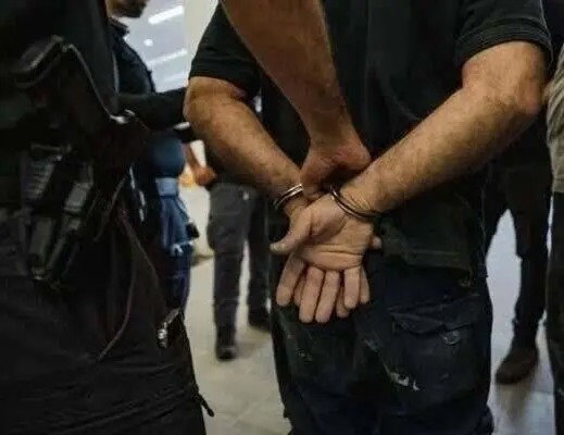 باج گیری از مدیران پتروشیمی و فولادی/ حساب ۱۶ عضو باند مسدود شد