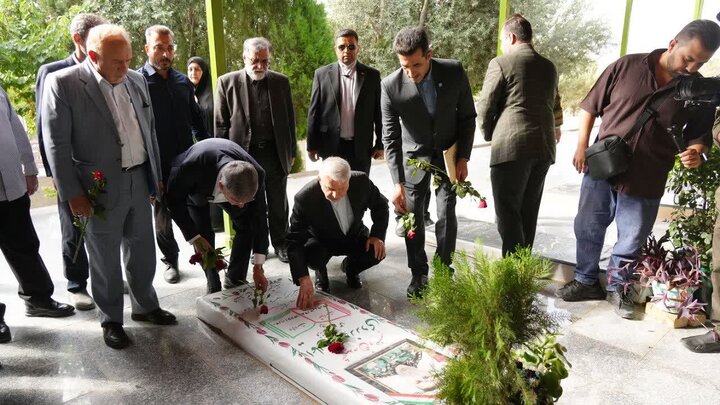 آریا جوان