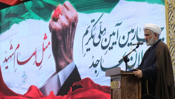 طائب: هر ایرانی در جنگ اقتصادی پای یک لانچر ایستاده است