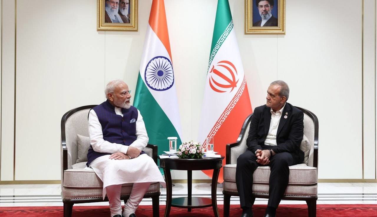 پزشکیان در دیدار با نخست وزیر هند: ما همچنان تلاش می‌کنیم مسیر توافق و تفاهم را محقق کنیم