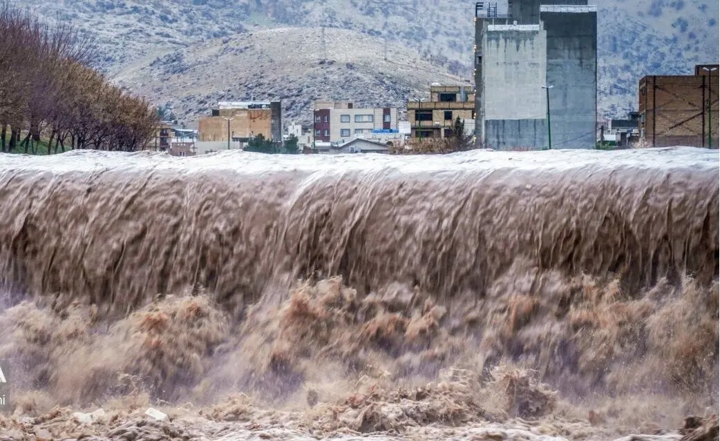 احتمال جاری شدن سیل در ۸ استان در ۲ روز آینده/ از اتراق و تردد در بستر رودخانه‌ها، مسیل‌ها و پل‌ها و نیز صعود به ارتفاعات خودداری شود
