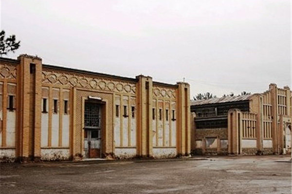 آریا جوان