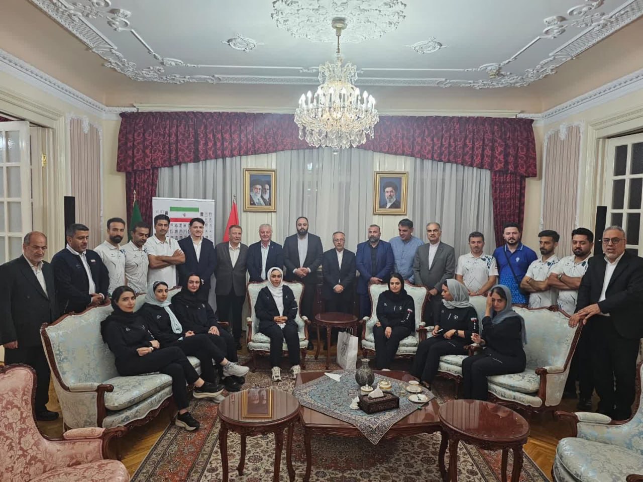 آریا جوان