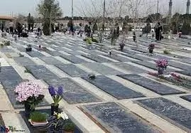 قیمت قبر از ۵۰۰ میلیون تا ۲ میلیارد تومان؛ خانواده ها قبر بستگان درگذشته خود را به فروش می‌گذارند