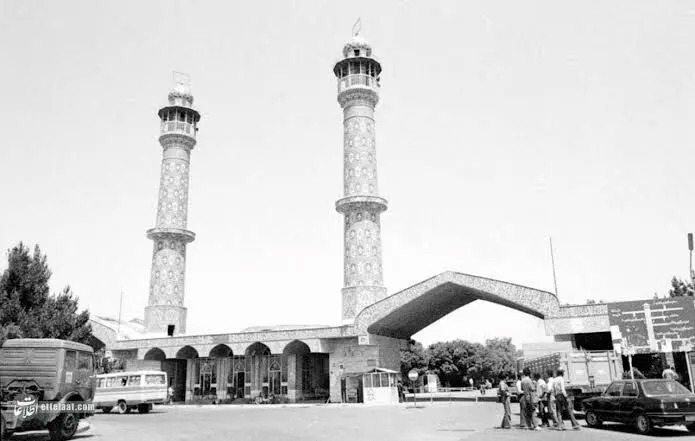 چهار زن در صندوق عقب ماشین و در حال رفتن به بهشت‌زهرا؛ سال ۵۸