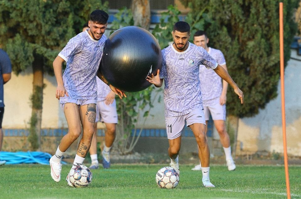 آریا جوان