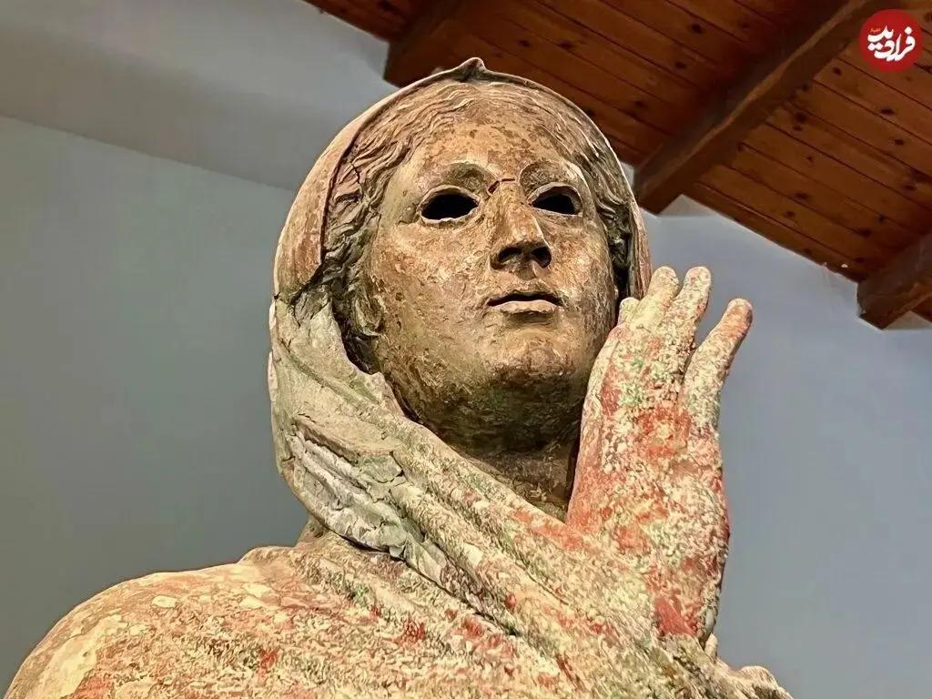 آریا جوان