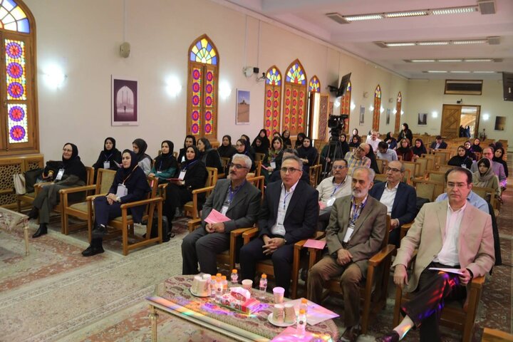آریا جوان