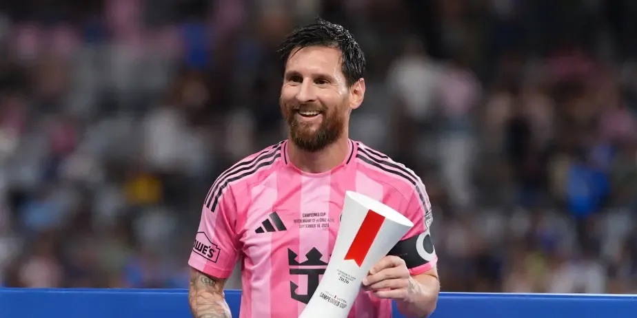 آریا جوان