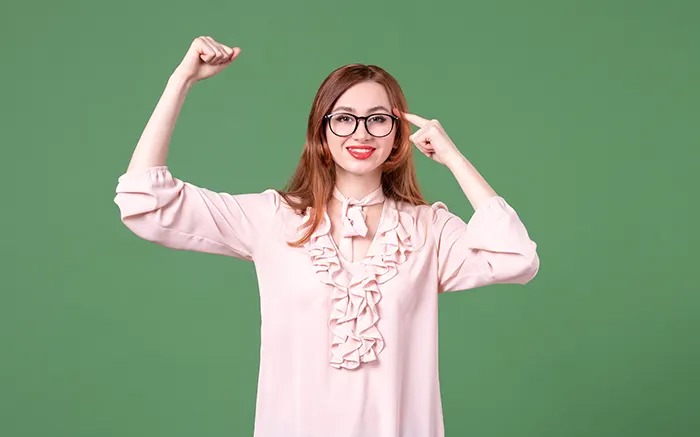 هر پسری را می‌بینم احساس می‌کنم مرد آرزوهای من است!