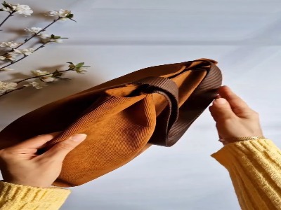 کیف پارچه‌ای دست دوز بساز