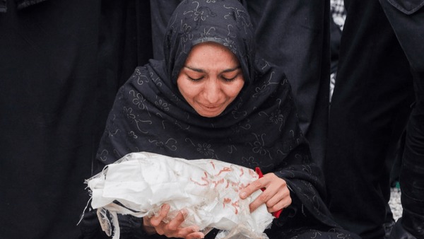 خبرنگار آمریکایی از جنایت مدرسه میناب شوکه شد