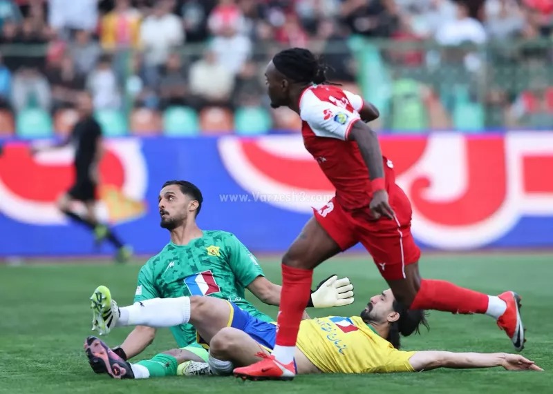 گزارش زنده؛ پرسپولیس ۱ - ۰ صنعت نفت آبادان