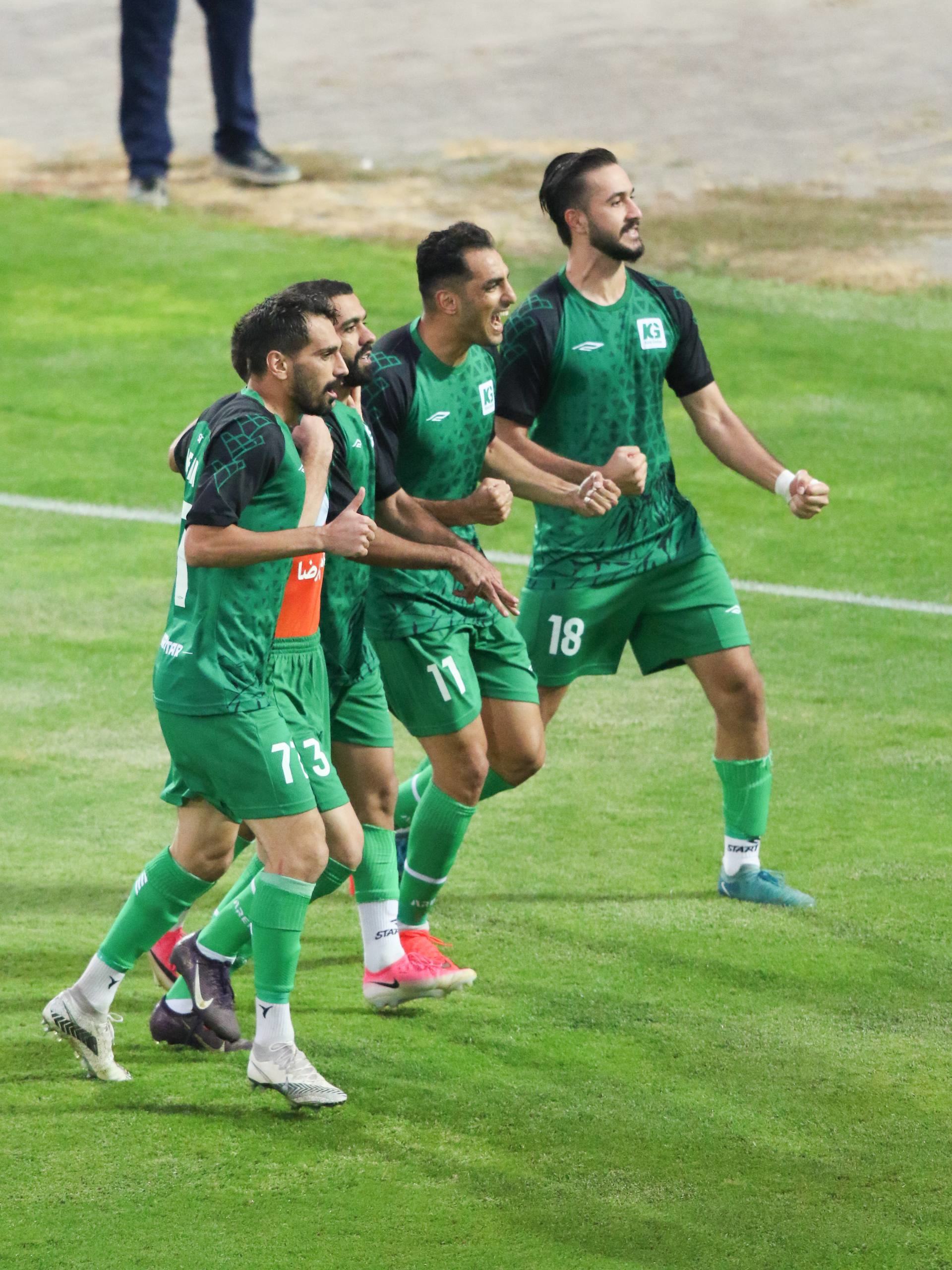 آریا جوان