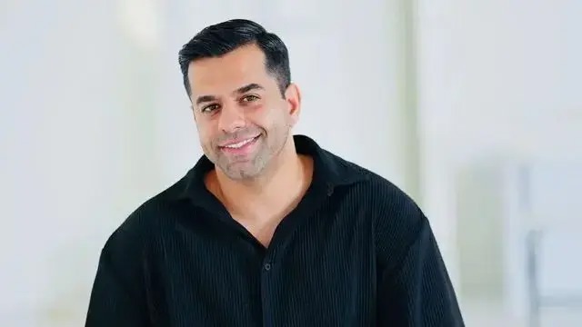 گشت و گذار رضا بهرام با خانواده اش در پارک