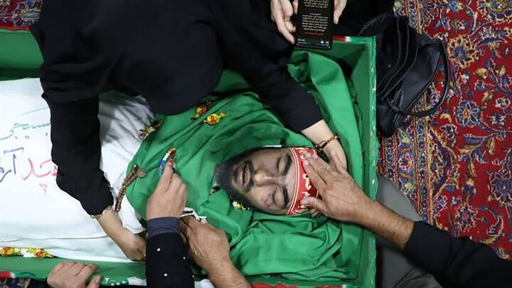 آریا جوان